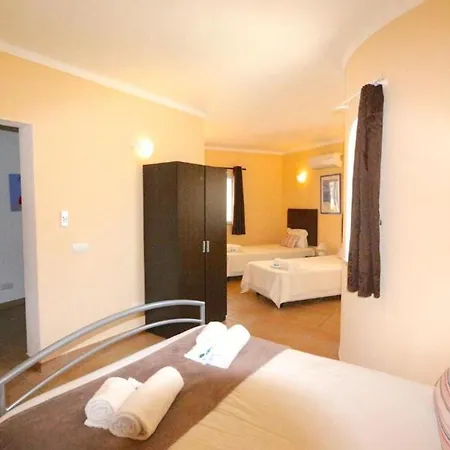 빌라 Traditional Portuguese 5 Bedrooms Girassol Prime Location