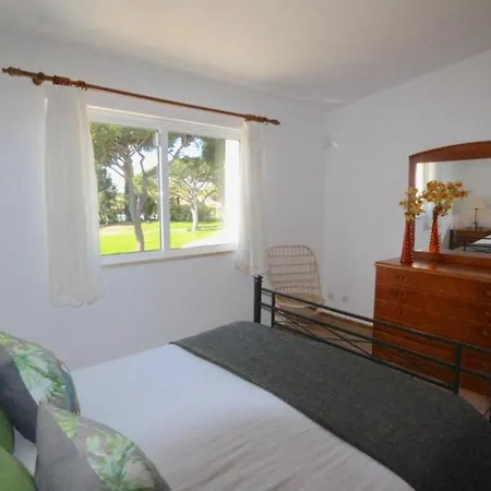 Villa Traditional Portuguese 5 Bedrooms Girassol Prime Location *