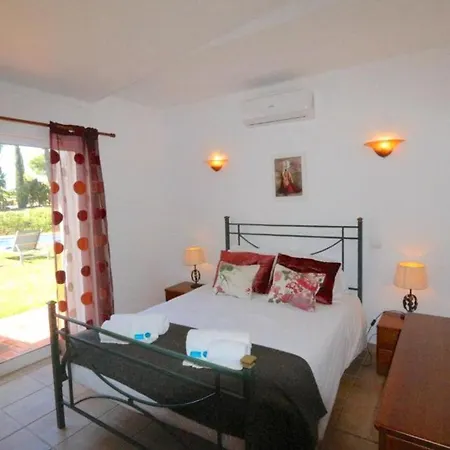 빌라 Traditional Portuguese 5 Bedrooms Girassol Prime Location *