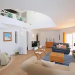 Traditional Portuguese 5 Bedrooms Girassol Prime Location Quarteira