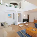 Traditional Portuguese 5 Bedrooms Girassol Prime Location Villa