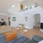 Traditional Portuguese 5 Bedrooms Girassol Prime Location * Quarteira