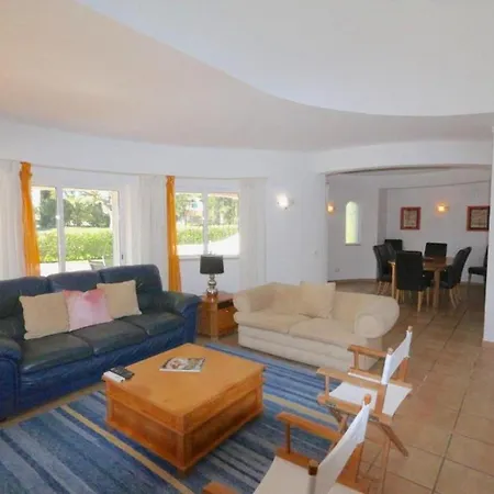 Traditional Portuguese 5 Bedrooms Girassol Prime Location 빌라 *