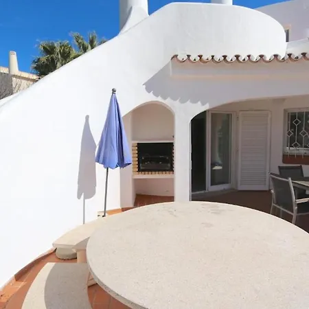 Traditional Portuguese 5 Bedrooms Girassol Prime Location *