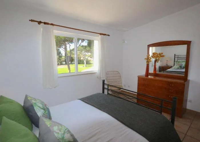 Villa Traditional Portuguese 5 Bedrooms Girassol Prime Location *