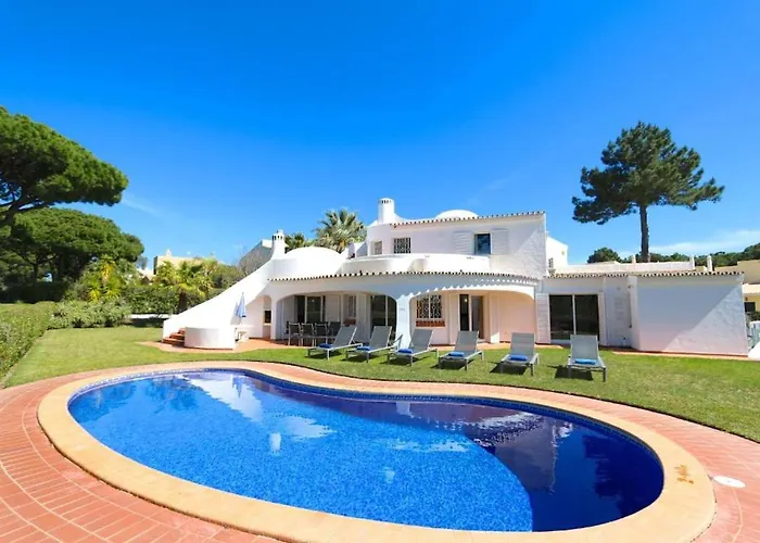 Traditional Portuguese 5 Bedrooms Girassol Prime Location Quarteira