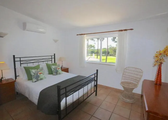 Villa Traditional Portuguese 5 Bedrooms Girassol Prime Location *