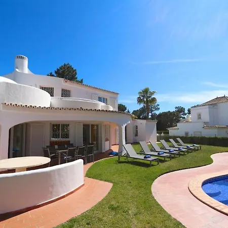 Girassol: Traditional Portuguese Retreat In Vilamoura Villa Quarteira