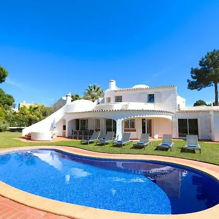 Girassol: Traditional Portuguese Retreat In Vilamoura Quarteira
