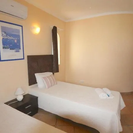 Girassol: Traditional Portuguese Retreat In Vilamoura