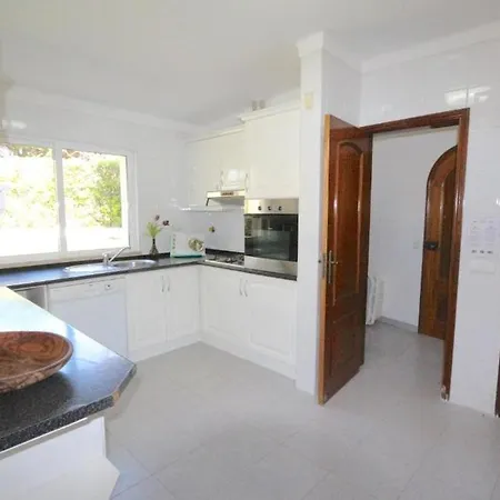 Girassol: Traditional Portuguese Retreat In Vilamoura Villa Quarteira