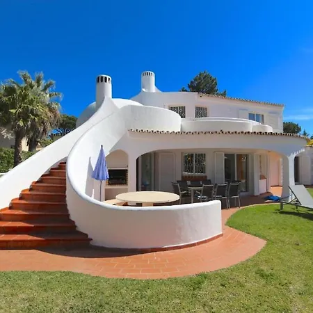 Villa Traditional Portuguese 5 Bedrooms Girassol Prime Location Quarteira