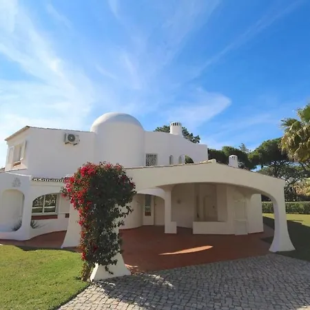 Girassol: Traditional Portuguese Retreat In Vilamoura Villa Quarteira